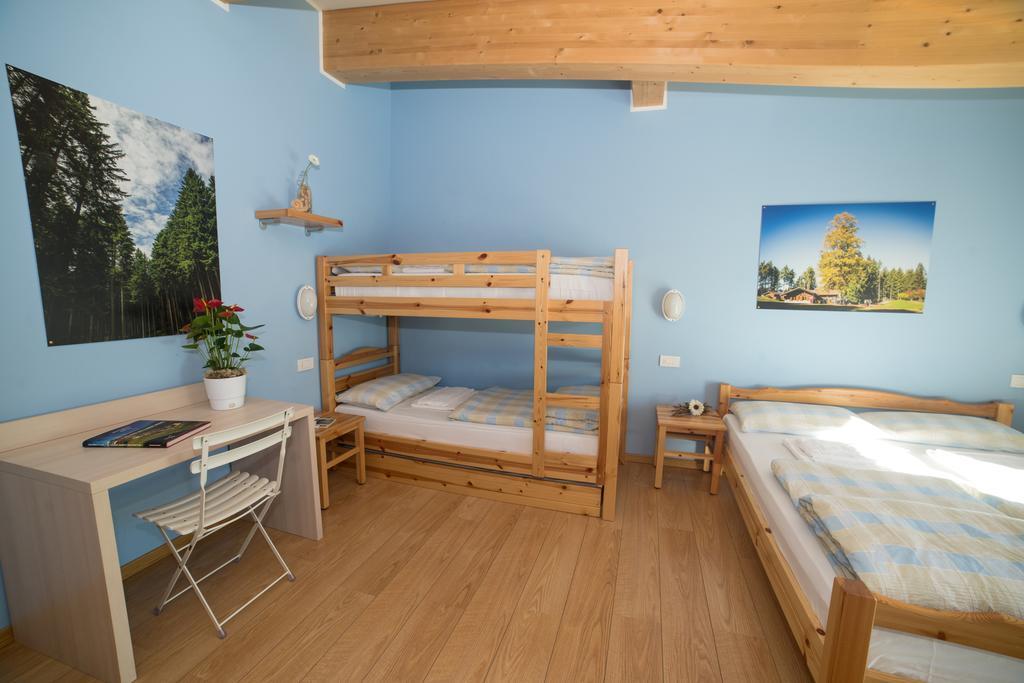 Hostel L'Ost - Ostello Di Grumes المظهر الخارجي الصورة
